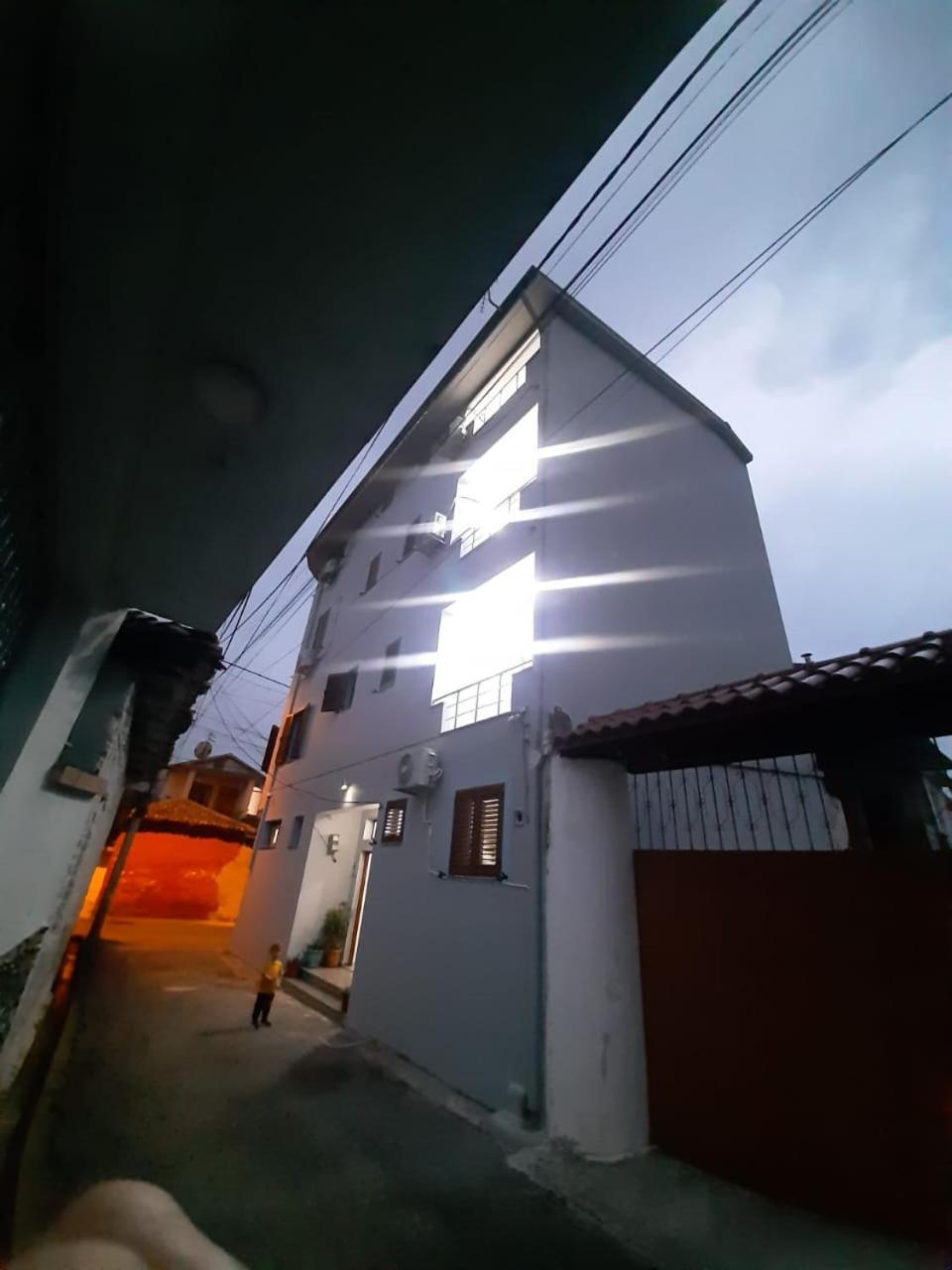 Aleksi&Eli Apartamento Shkodër Exterior foto